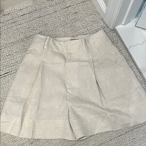 100% linen Staud shorts with matching belt, freshly dry cleaned! Size 6.
